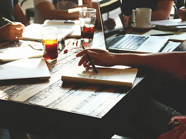 Why Everyone Should Be Involved In Your Hotel's Digital Marketing Strategy